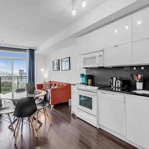 https://lake-view-suite-1-free-parking.hotelstorontoontario.org
